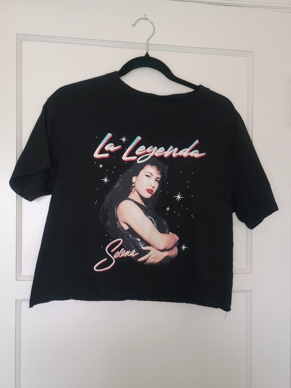 Official Selena La Leyenda Women's Black Cropped Graphic T-Shirt Size M